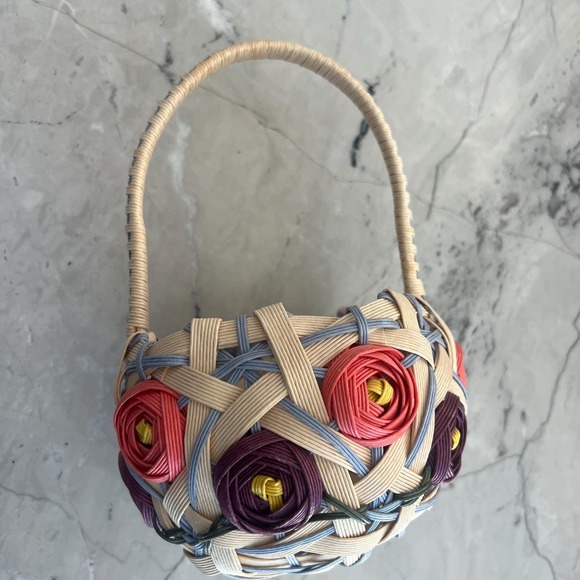 Other - Adorable rose basket‎ for weddings, Easter or decor